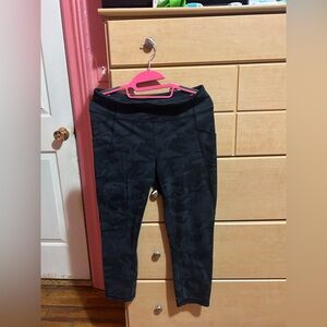 LULULEMON 23” Black Camo Leggings